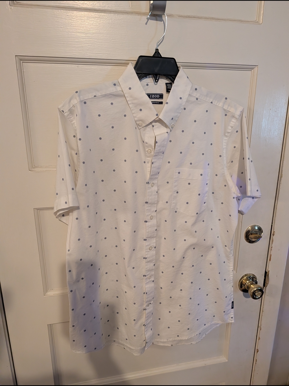 Izod White Short-Sleeve Button-Down Shirt with Navy Compass Pattern